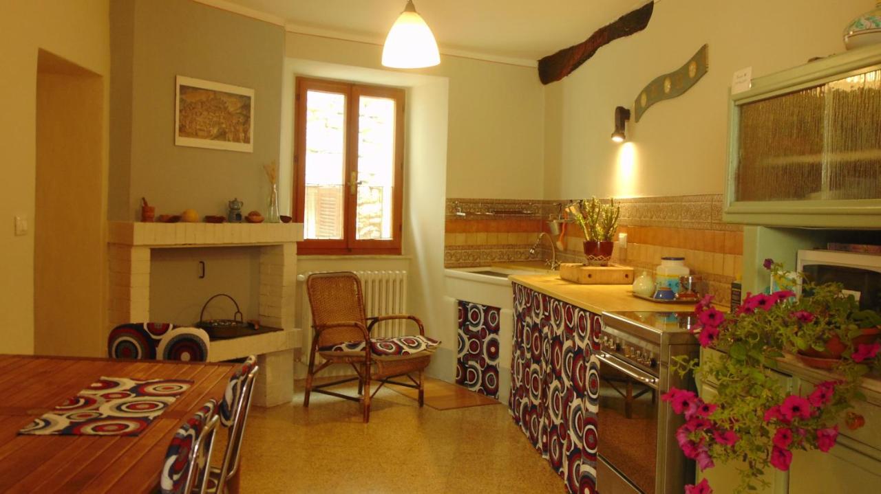 Le Cisterne B&B Амелиа Экстерьер фото